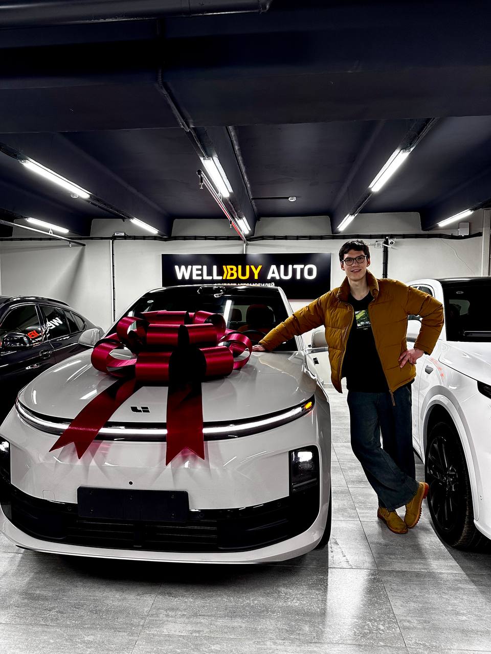 Выдача автомобиля клиенту WellBuy Auto